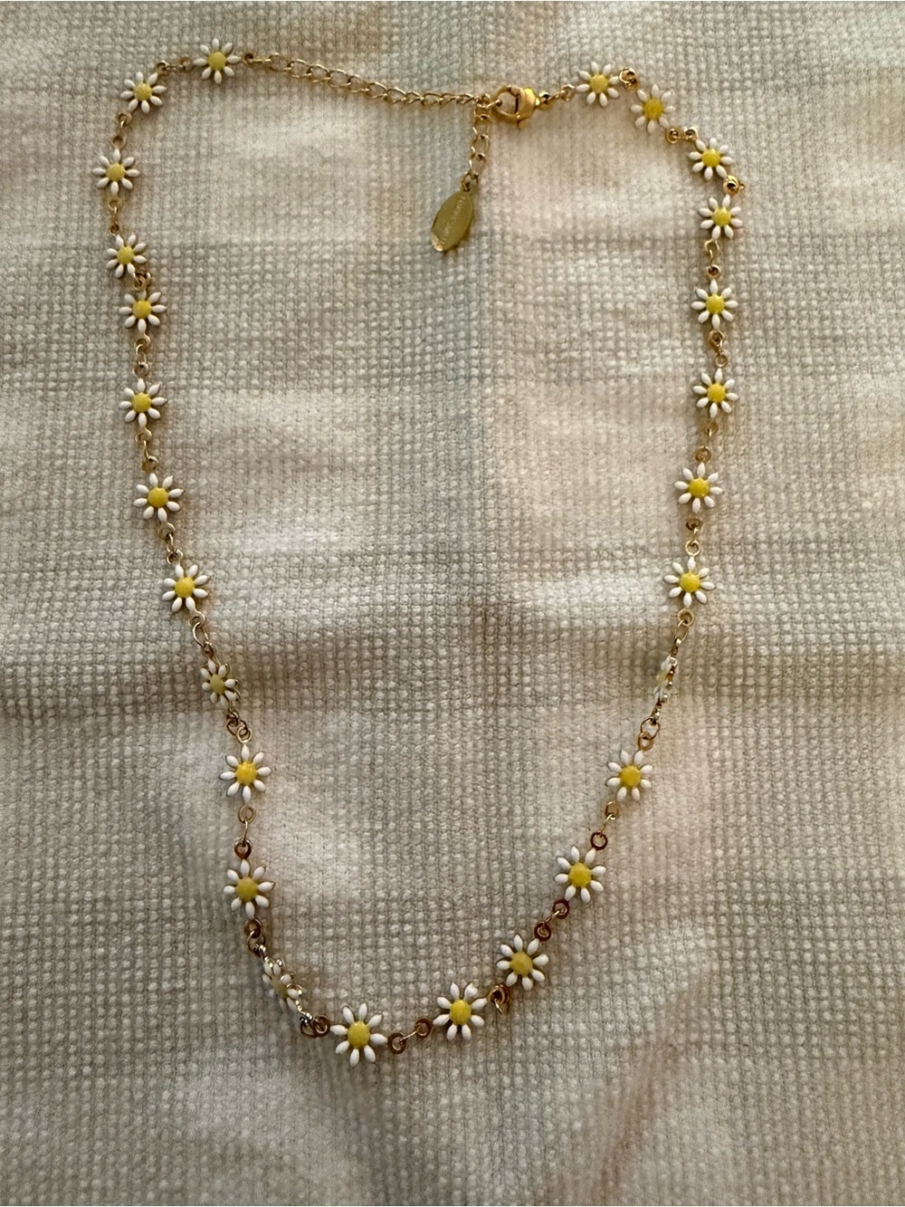 Daisy chocker necklace